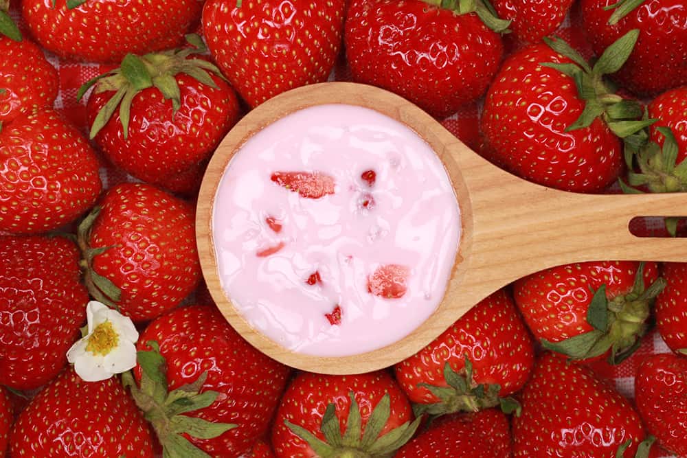 Strawberry Yogurt and Oatmeal Face Mask