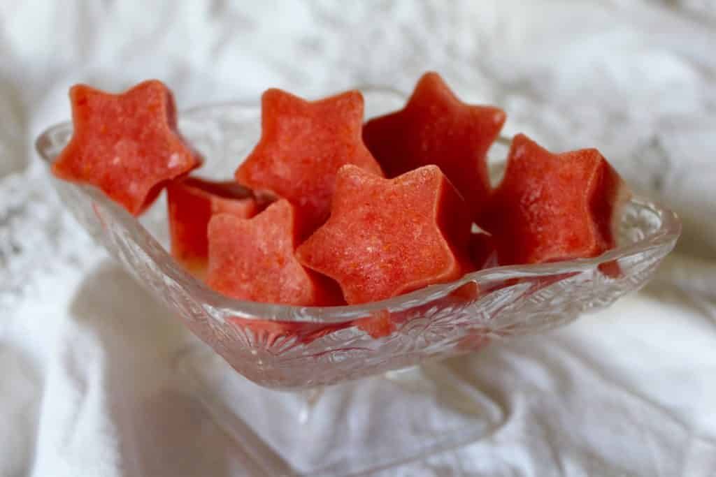 Easy Tomato Ice Cube Treat for Dogs