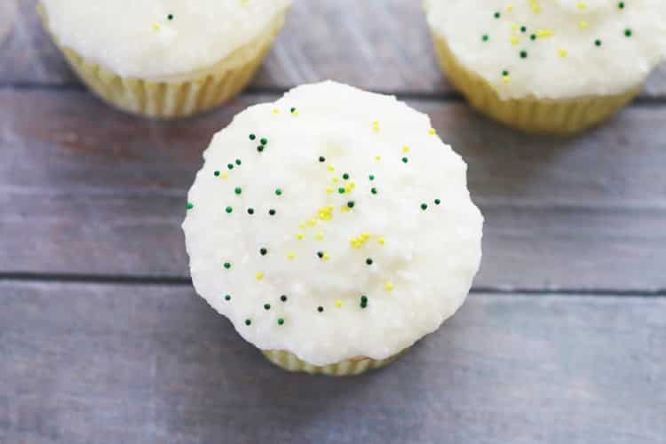 These lemon lime soda cupcakes are super easy to make! Only 6 ingredients total between both the cupcake and the frosting. Perfect for Summer!
