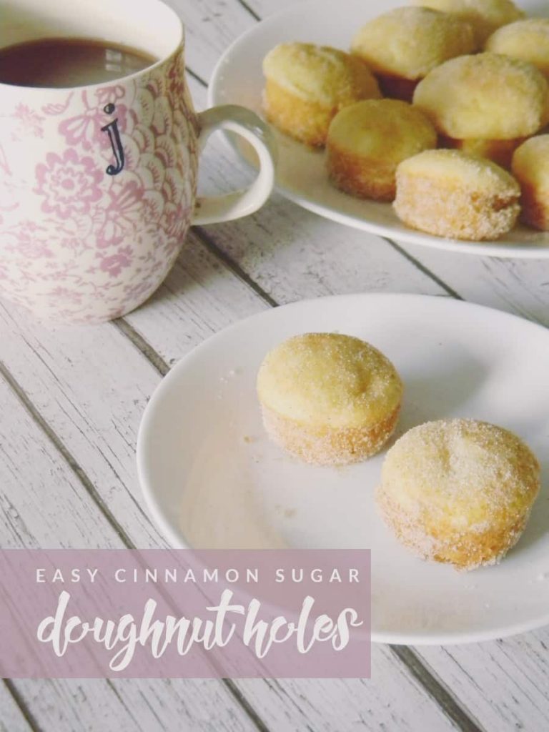 Make breakfast even more delicious with these easy cinnamon sugar doughnut holes! Your stomach will thank you.