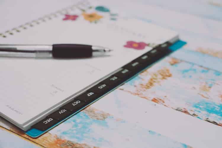 Trying to figure out how to get the most out of your planner? These easy list will help best utilize your planner so you stay organized all year long!