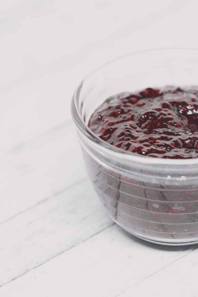 This five minute cherry vanilla chia applesauce is sure to be a hit with the whole family! It's an easy, delicious snack packed with powerful ingredients!