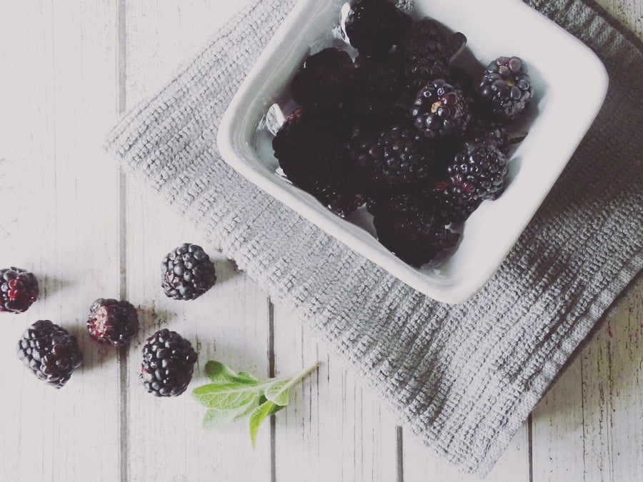 Need a new way to enjoy your Summer berries? This Blackberry and Mozzarella Grilled Crostini recipe is the perfect savory dish!