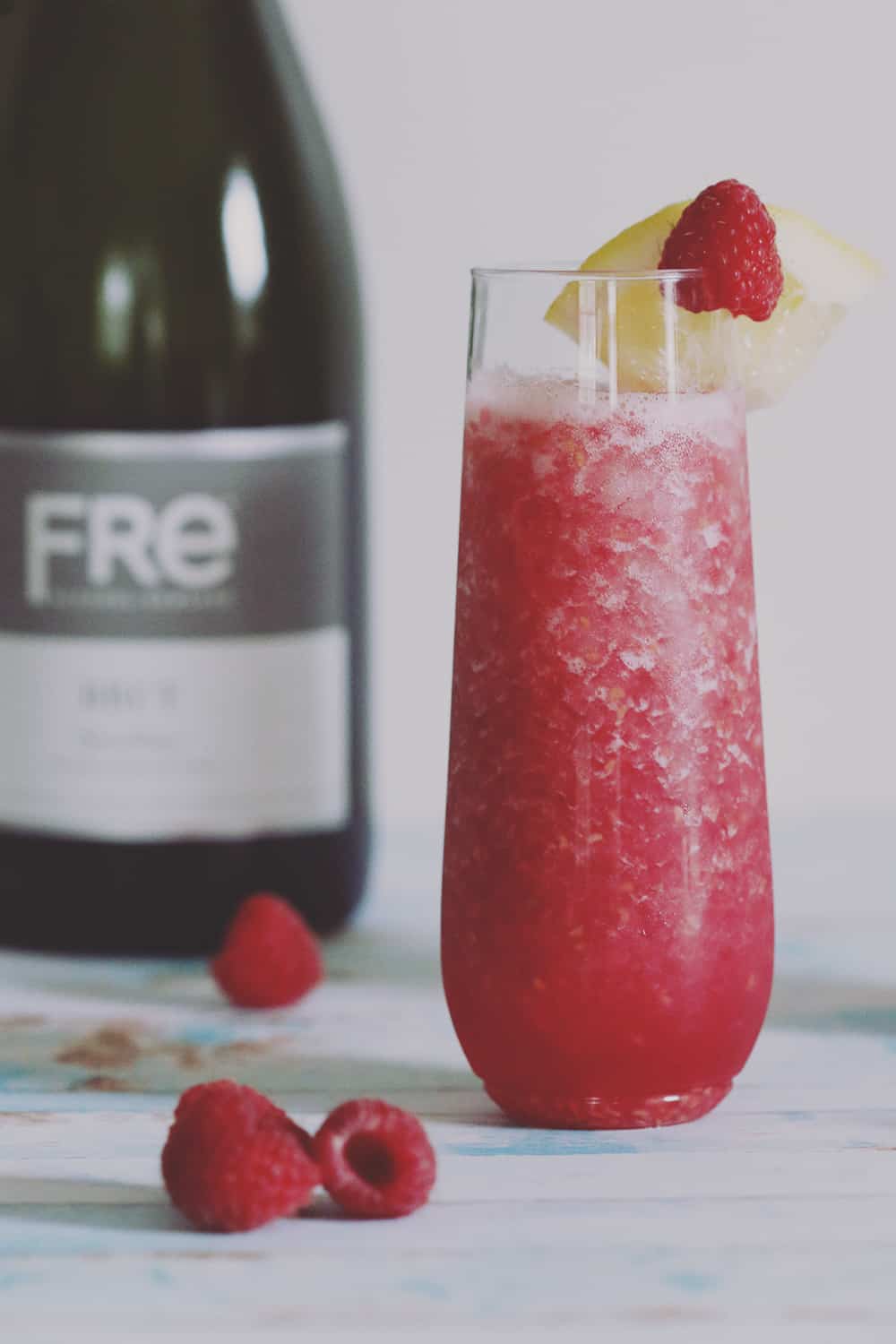 This sparkling raspberry lemon mocktail is a must make drink for Summer! It's refreshing and sweet - perfect for those nights spent enjoying the backyard!