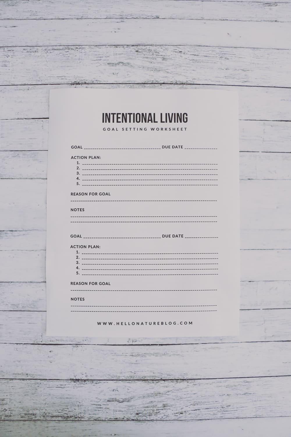 Living intentionally doesn't have to be hard. This goal setting worksheet will help you achieve your mindful goals in no time!