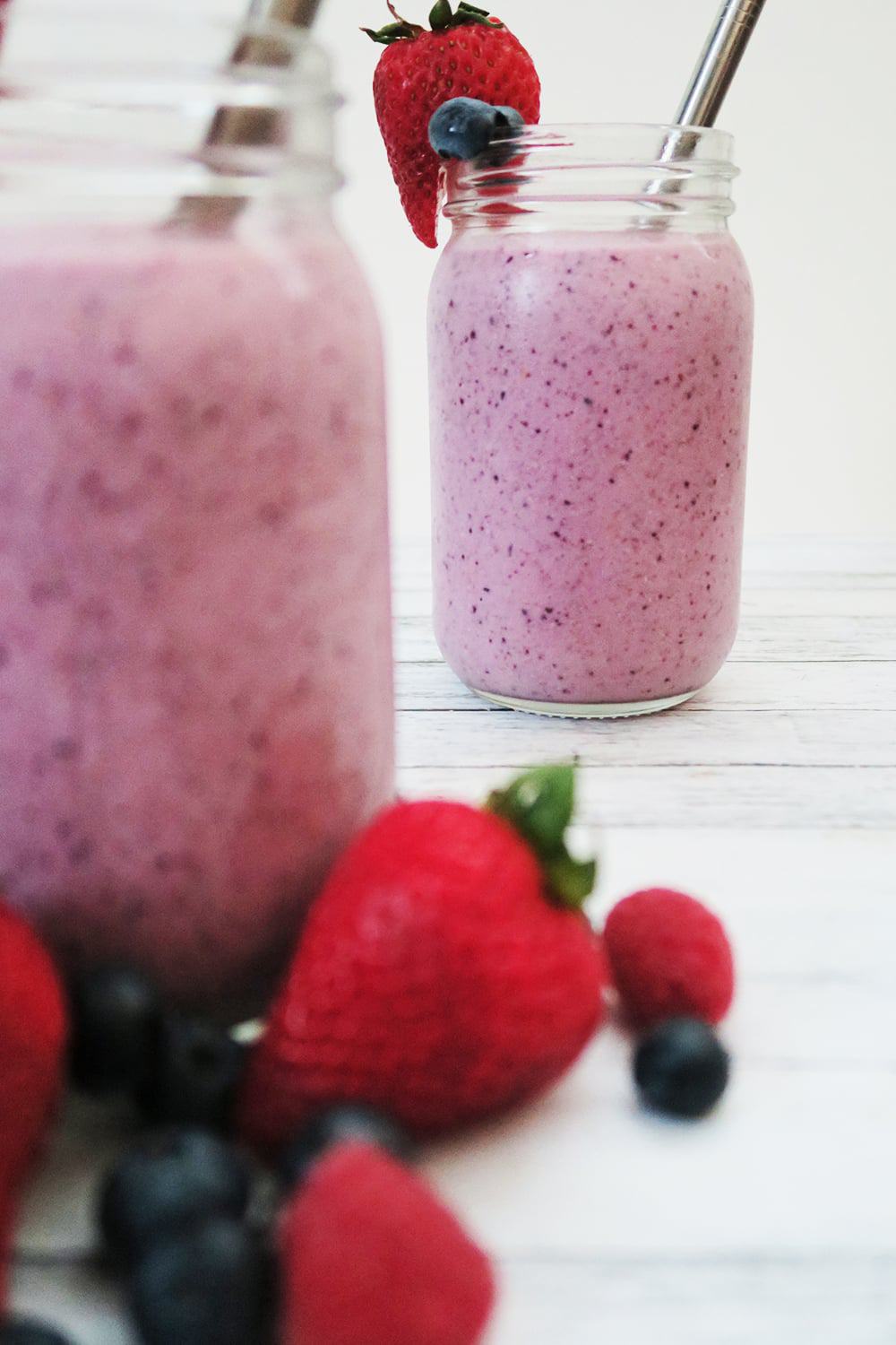 berry smoothie with almond milk