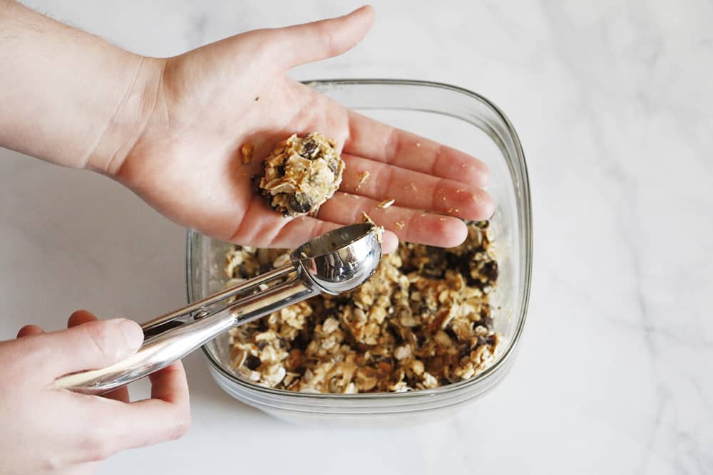 Need the perfect small snack to maintain your energy while you're on your adventures? You HAVE to try these No Bake Trail Mix Energy Bites!