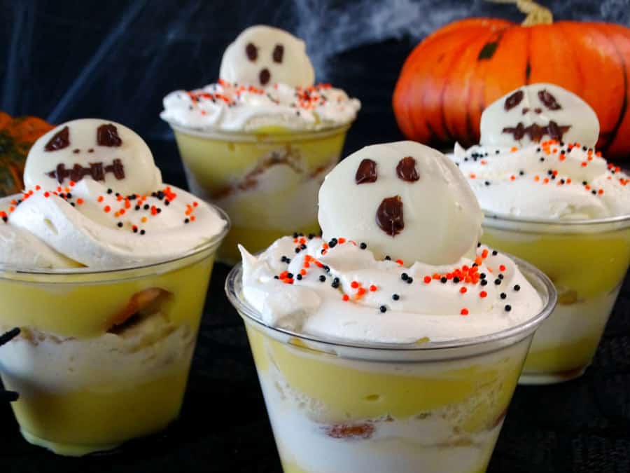 Need a fun dessert that's kid and adult approved? You've got to try these Halloween Banana Pudding Parfaits! So good and so simple!