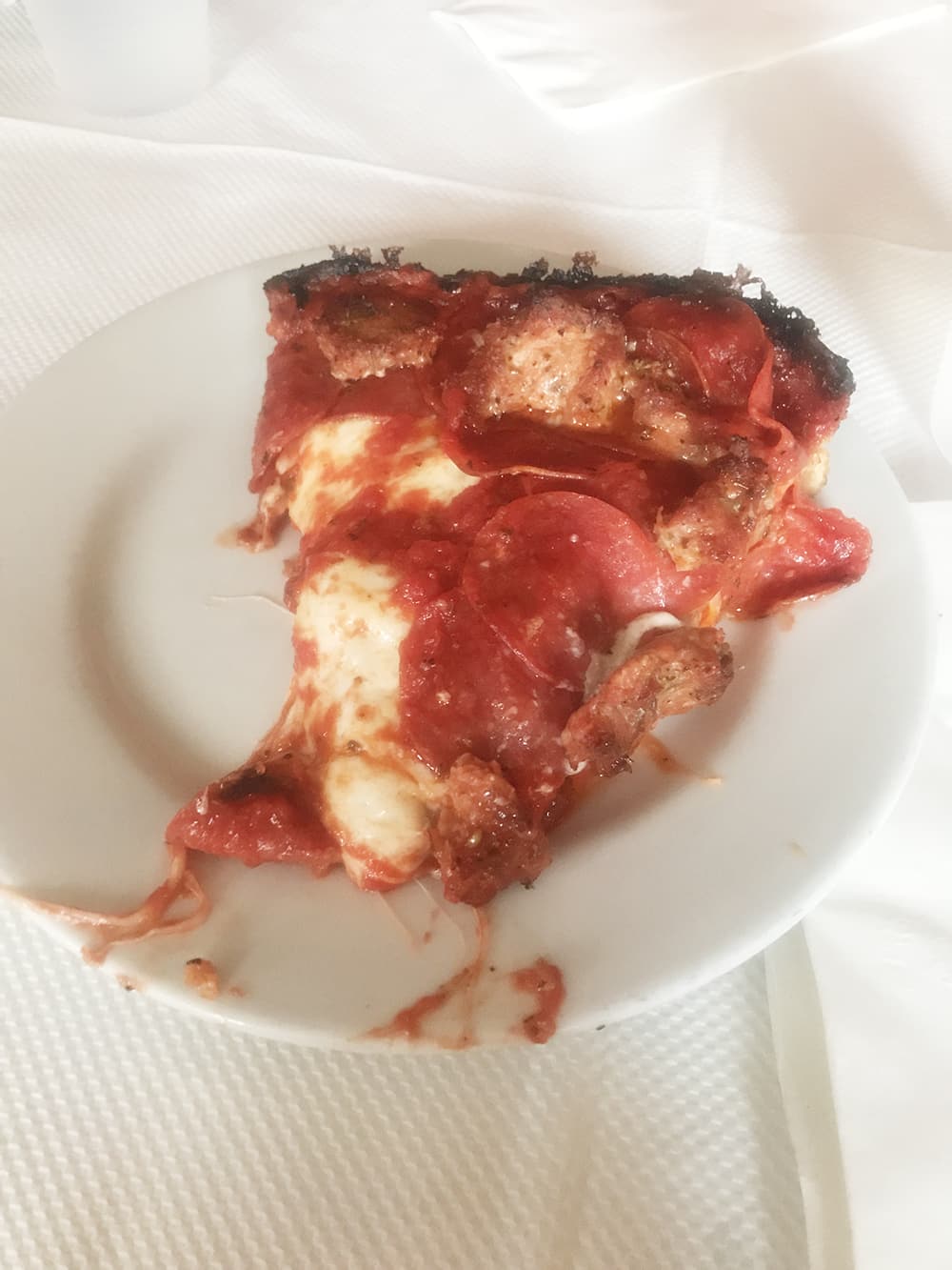 Looking for a great option to treat yo self or someone else to an amazing experience? Give the gift of Tinggly and make someone's day! And then be sure to check out this Chicago Pizza Tour because it was ahhhmazing! #Chicago #VisitChicago #ChicagoPizza