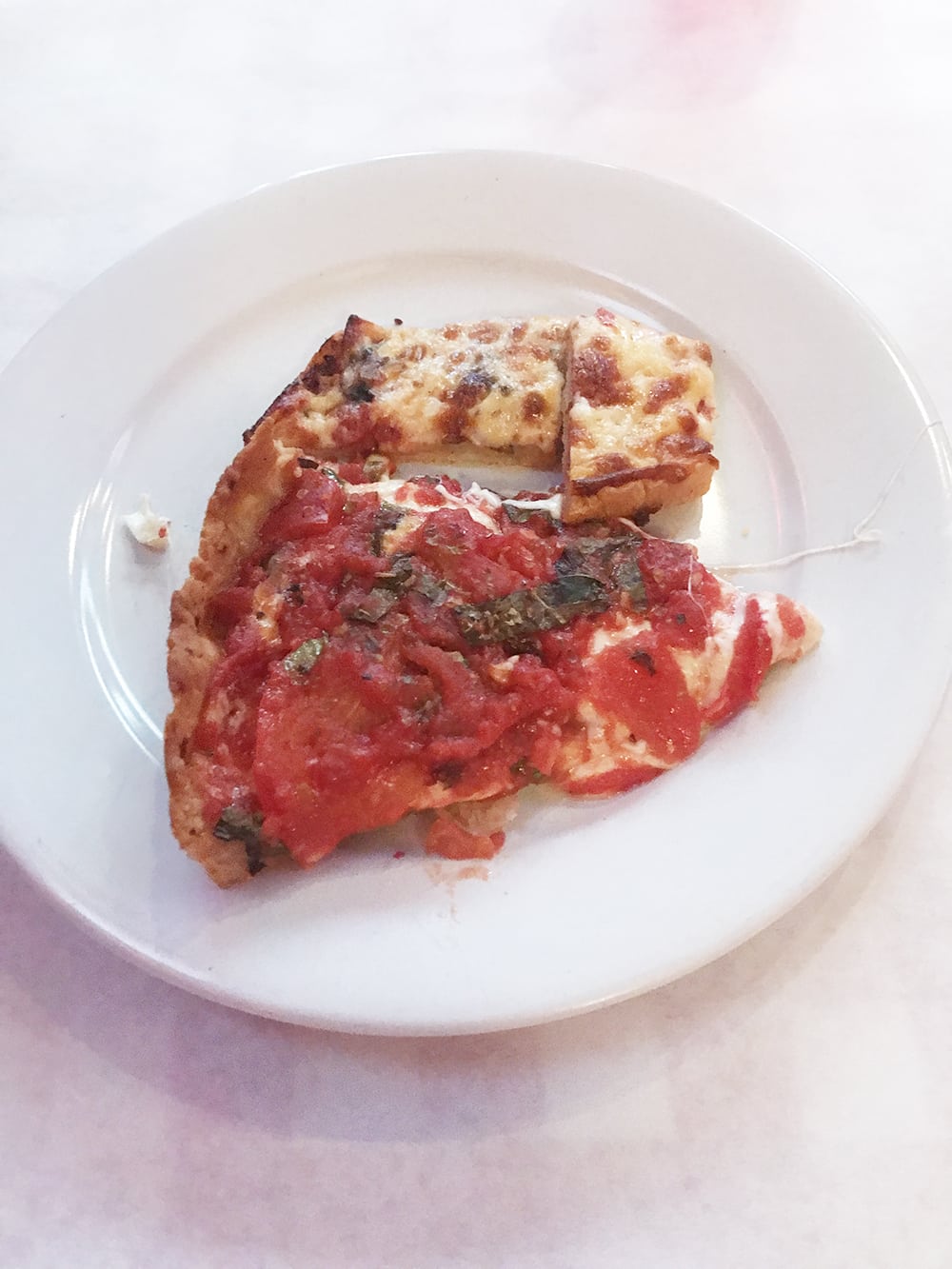 Looking for a great option to treat yo self or someone else to an amazing experience? Give the gift of Tinggly and make someone's day! And then be sure to check out this Chicago Pizza Tour because it was ahhhmazing! #Chicago #VisitChicago #ChicagoPizza