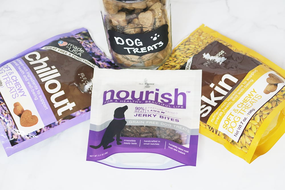 With just a few supplies, you can make this dog treat jar DIY. Keep for your furry friend or give it as a gift to a fellow dog lover!