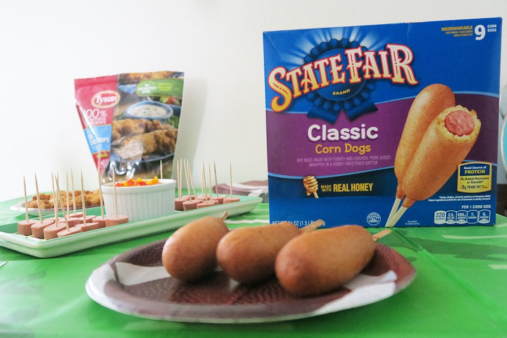 In need of some game day inspiration? These easy game day snack ideas will fill your belly with deliciousness! Plus, this zesty fry sauce recipe will be a touchdown for the whole family, kids included!