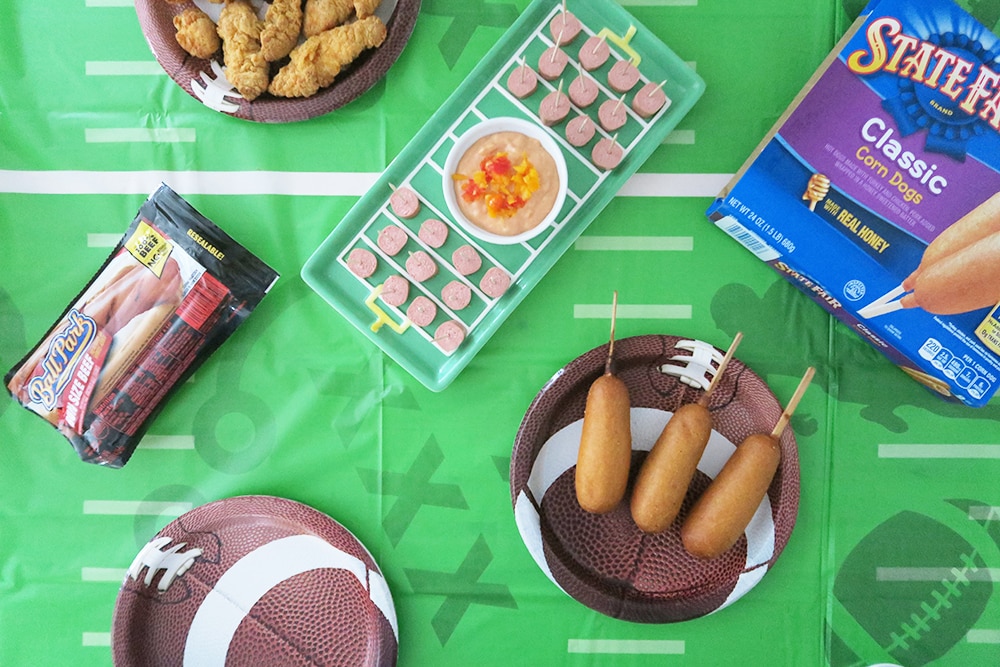 In need of some game day inspiration? These easy game day snack ideas will fill your belly with deliciousness! Plus, this zesty fry sauce recipe will be a touchdown for the whole family, kids included!