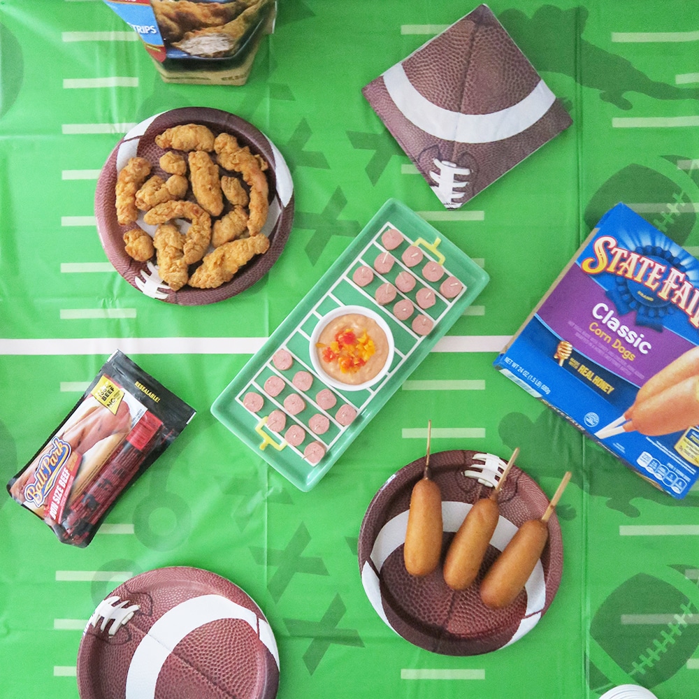 In need of some game day inspiration? These easy game day snack ideas will fill your belly with deliciousness! Plus, this zesty fry sauce recipe will be a touchdown for the whole family, kids included!