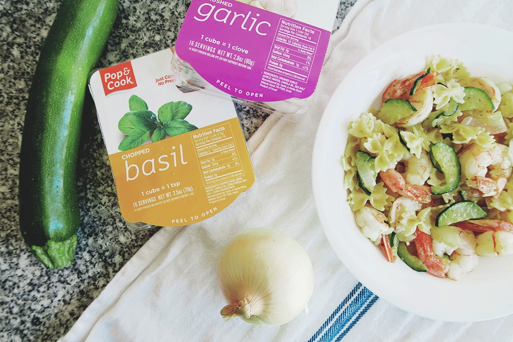 Need a quick weeknight meal or even a simple lunch idea? This garlic butter pasta recipe is the answer. It packs a ton of flavor with very little prep! #quickweeknightmeal #30minorlessmeal #30minorless #simplelunch #pastarecipe