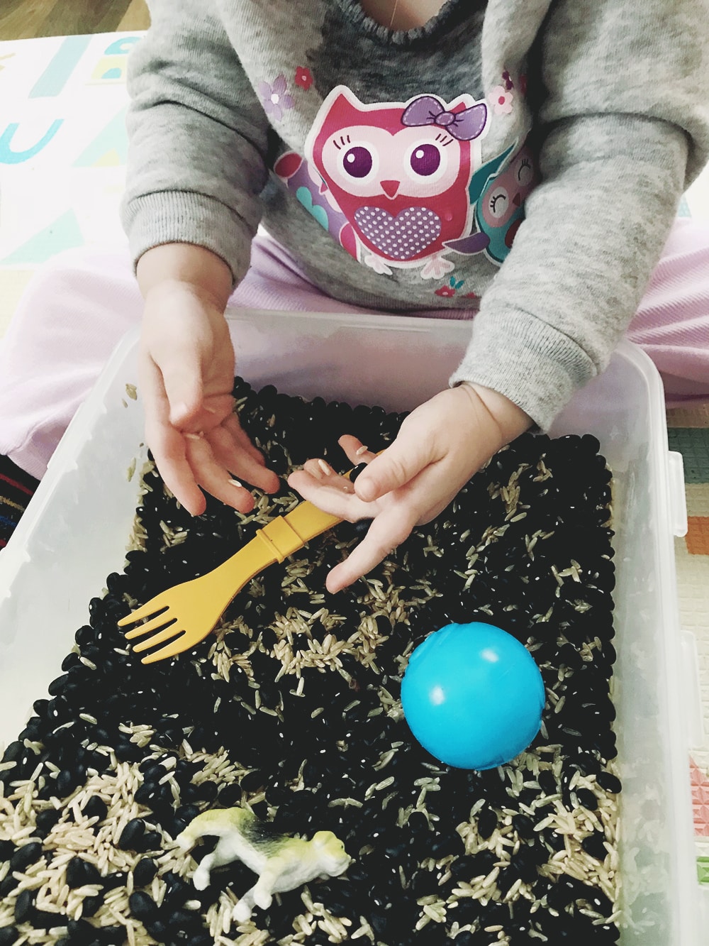Not sure how to entertain your sick toddler? Check out these easy toddler activities to brighten up their day! You'll both be glad you did.