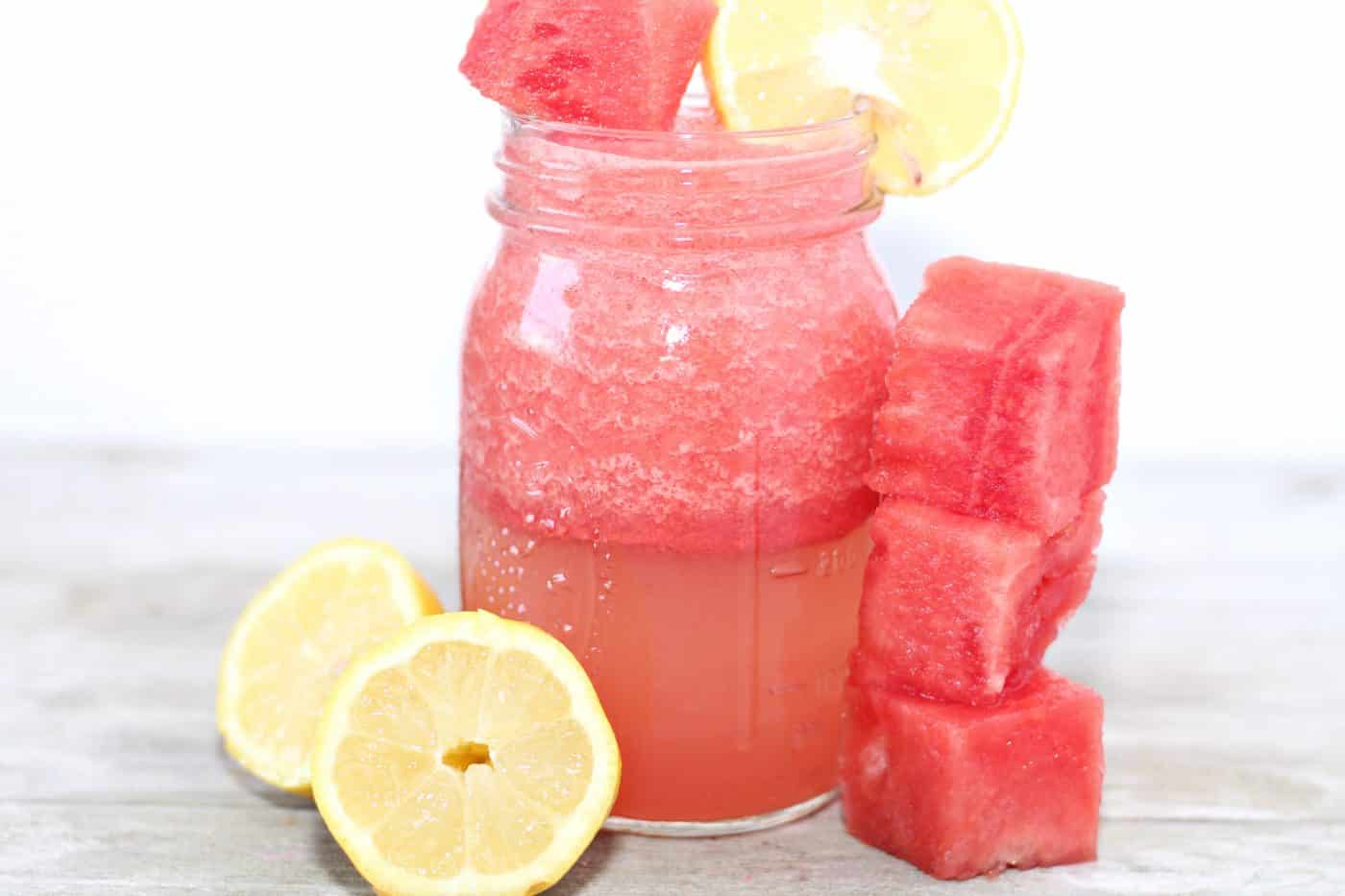 Pink lemonade just got waaaay better with this Watermelon Lemonade recipe! Learn how to make this refreshing summer drink in less than ten minutes and be sure to bookmark this new favorite non alcoholic summer drink for those hot pool days! 