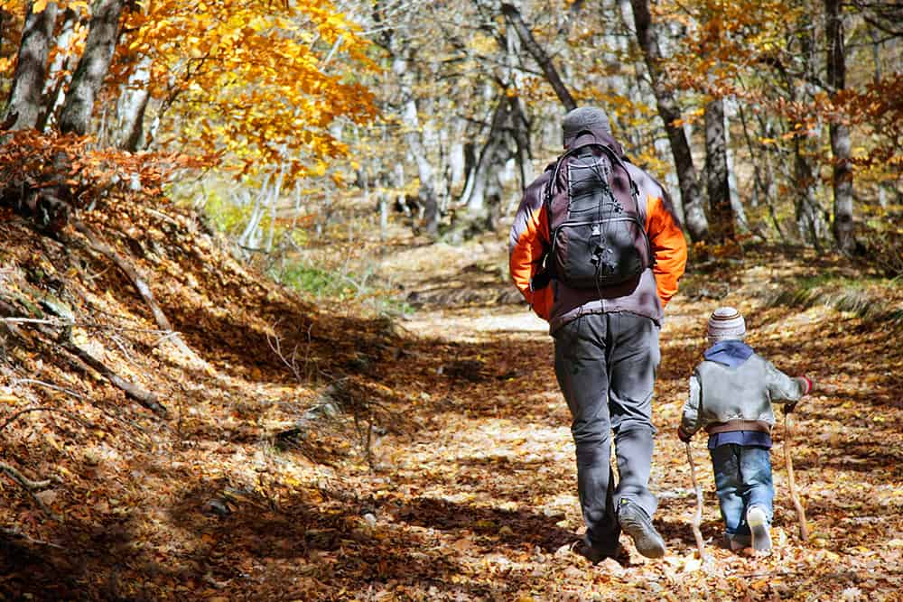 Benefits of hiking outdoors with your kids