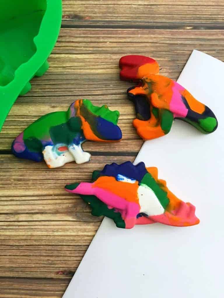 diy dinosaur crayons