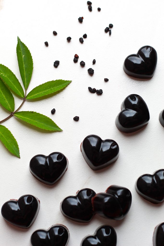 make your own elderberry gummies